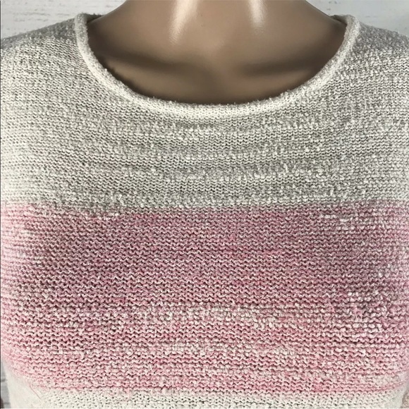 Calvin Klein Sweater 🌸 - Picture 2 of 12